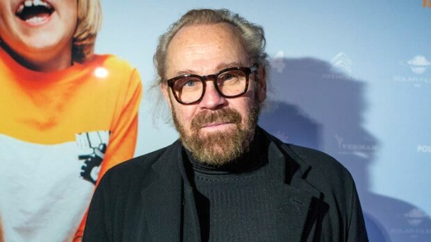 Kohuohjaaja Jussi Parviainen suhteestaan balettitanssijaan: ”Kahden aikuisen liitto!” Jussi Parviainen kannusti ystäväänsä ensi-illassa.