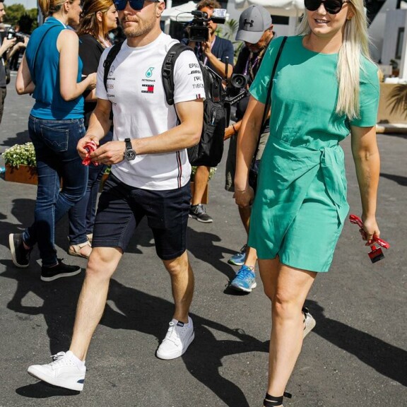 Emilia on ollut tuttu näky formulavarikoilla. Hänen tyyliään ja kauneutta ylistettiin lehdistössä joka puolella maailmaa. Emilia on ollut tuttu näky formulavarikoilla. Hänen tyyliään ja kauneutta ylistettiin lehdistössä joka puolella maailmaa.