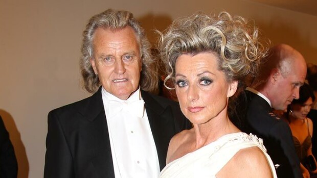 Kansanedustaja Kike Elomaa Linnan juhliin Kimmo-miehensä kanssa – ”Tulemme näyttelijöiden kanssa hyvin toimeen!” Kimmo ja Kike Elomaa osallistuvat Linnan juhliin.