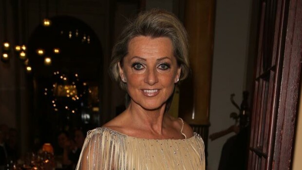 Chanelin tyyli inspiroi! Kike Elomaa esittelee Linnan juhlien pukunsa – katso video! Kike Elomaa esittelee Linnan juhlien asunsa.