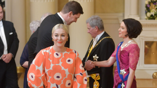 Pussilakana? Marimekon toimitusjohtajan asuvalinta Linnaan ei jäänyt huomaamatta - katso kuva! Marimekko