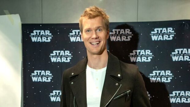 Star Wars -tähti Joonas Suotamo väitetyistä miljoonatienesteistään: ”Ovat keksineet luvut omasta päästään!” Joonas Suotamo nähdään Chewbaccan roolissa Star Wars: The Rise of Skywalker -elokuvassa.