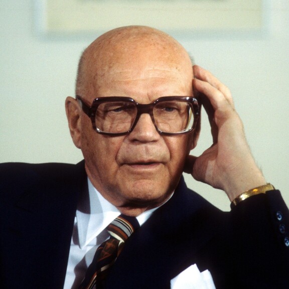 Presidentti Urho Kekkonen (1900-1986) toi pitkän valtakautensa aikana omat mausteensa Linnan juhliin. Presidentti Urho Kekkonen toi pitkän valtakautensa aikana omat mausteensa Linnan juhliin.