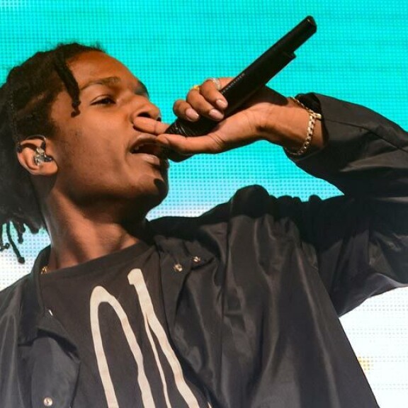 ASAP Rocky lähestyi Pashaa sosiaalisessa mediassa. ASAP Rocky lähestyi Pashaa sosiaalisessa mediassa.