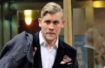 Jussi Ahde muistaa edesmennyttä Matti-isäänsä kauniilla kirjoituksella: "Osoitamme pyyteetöntä rakkautta silloin kun ihmiset kohtaavat kuolemaa"