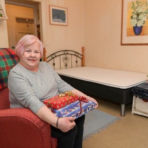 Marita sai Seiskalta uudenaikaisen runkopatjasängyn.... Marita sai Seiskalta uudenaikaisen runkopatjasängyn....