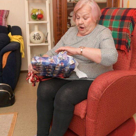 ... ja lisäksi Seiskan tonttujen tuomasta lahjapakesti löytyi laadukas lakanasetti uuteen vuoteeseen. ... ja lisäksi Seiskan tonttujen tuomasta lahjapakesti löytyi laadukas lakanasetti uuteen vuoteeseen.