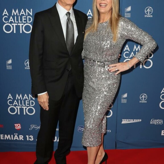 Tom näyttäytyi vaimonsa Rita Wilsonin kanssa. He ovat olleet naimisissa vuodesta 1988 asti. Tom Hanks