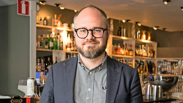 Mitä Tuomas Enbuskelle oikein tapahtui? Some hiljeni, kolumnit ja tv-ohjelmat loppuivat - nyt kohu rajusta riidasta missi-Eveliinan kanssa! Tuomas Enbuske