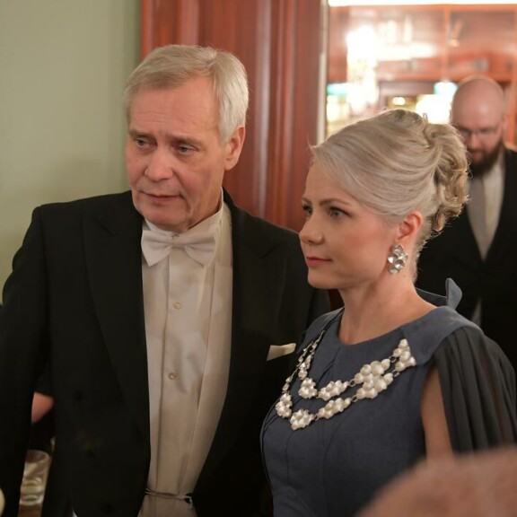 Antti Rinne lähti vaimonsa Heta Ravolainen-Rinteen kanssa Gambiaan. Pariskunta palasi Suomeen loppiaisena. Antti Rinne lähti vaimonsa Heta Ravolainen-Rinteen kanssa Gambiaan. Pariskunta palasi Suomeen loppiaisena.
