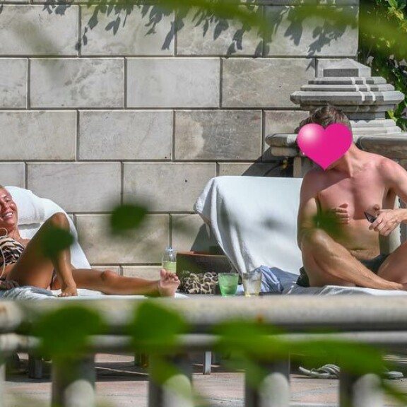 Seiskan paparazzi ikuisti Maisan ja Mikon Bangkokissa uima-altaalta. Reissulla ostettiin myös kihlasormus. Seiskan paparazzi ikuisti Maisan ja Mikon Bangkokissa uima-altaalta. Reissulla ostettiin myös kihlasormus.