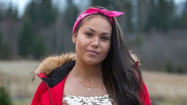 Syöpäsairas Janita Lukkarinen etsii epätoivoisesti hoitoa – tapasi yksityissairaalan lääkärin! Janita Lukkarinen etsii hoitoa.