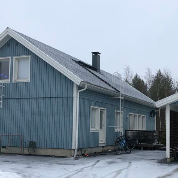 Toni ja uusi kulta asuvat uusioperheineen modernissa omakotitalossa lähellä Oulun keskustaa. Toni ja uusi kulta asuvat uusioperheineen modernissa omakotitalossa lähellä Oulun keskustaa.