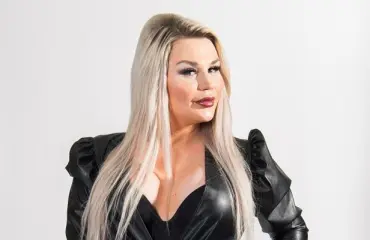 ”En pystynyt istumaan liki kuukauteen!” Sofia Hult avautuu tuskallisesta leikkauksestaan!