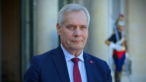 Ex-pääministerillä omat liikennesäännöt?! Antti Rinteen käytös raivostutti Mäntsälässä – 'Miten hän kehtaa?' Antti Rinne keksi omat liikennesäännöt.
