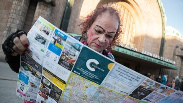 ”Juhlitaan ja rällätään!” Markus ”Romutransu” Kuotesaho seikkaili Helsingissä – kuvat! Romutransu seikkaili Helsingissä.