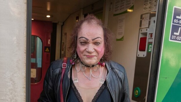 Pitkä selibaatti! Romutransu Markus Kuotesaho avautuu rakkauselämästään: ”Ei muuta seuraa kuin tyynyliina!” Romutransu avautuu rakkauselämästään.