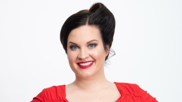 Auts! Miss Plus Size -finalisti Ida Nuutinen paljastaa: Hampaani katkesivat onnettomuudessa! Ida Nuutinen työskentelee ratsastuksenohjaajana.