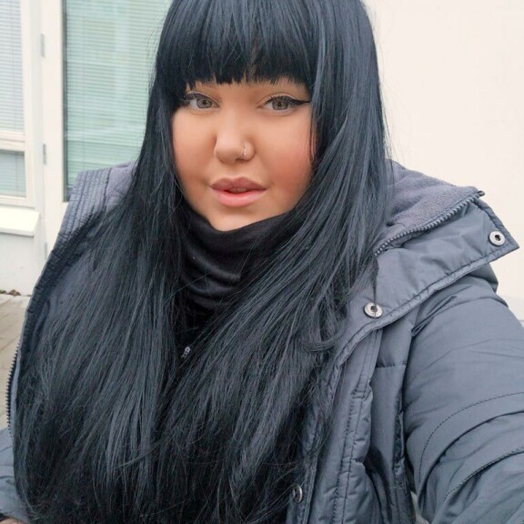 – En ole menettänyt vielä ruokahaluani, mutta ruoka kerää nestettä vatsaonteloon, Janita kertoo. Kuva otettu viime viikon keskiviikkona. – En ole menettänyt vielä ruokahaluani, mutta ruoka kerää nestettä vatsaonteloon, Janita kertoo. Kuva otettu viime viikon keskiviikkona.