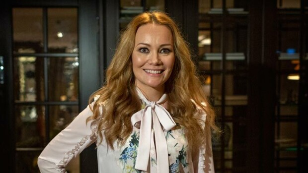 Juontaja Marja Hintikka tunnustaa: ”Olen aika hurja muija!” Marja Hintikka ei ole kokenut urallaan epätasa-arvoa.