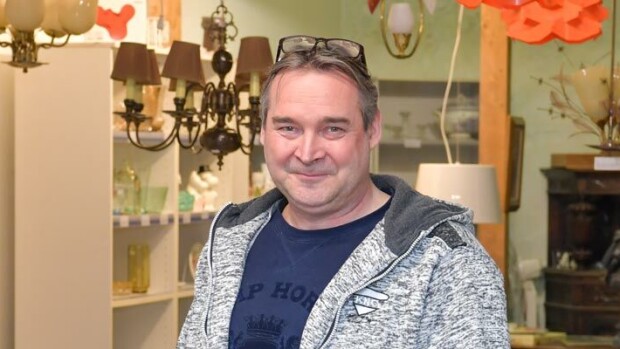 Petri Vuorinen myy todellista arvotavaraa laidasta laitaan – kuvat huikeasta aarreaitasta! Petri Vuorinen