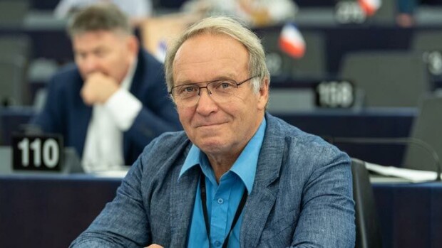 Teuvo Hakkarainen vuosistaan politiikassa: Kuntoni romahti! Teuvo Hakkarainen