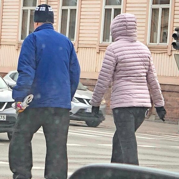 Viikon Kääk!-juorut: Viekö poliisi Teemu Laajasalon luksus-Bemarin kilvet? Kohupiispan edustusauto katsastamatta! Ilkka Kanerva