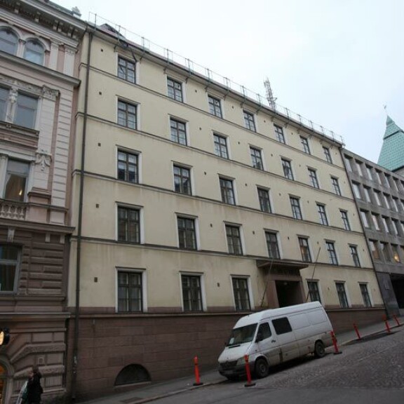 Kaupunkiasunnon pyyntihinta on 698 000 euroa. Kaupunkiasunnon pyyntihinta on 698 000 euroa.