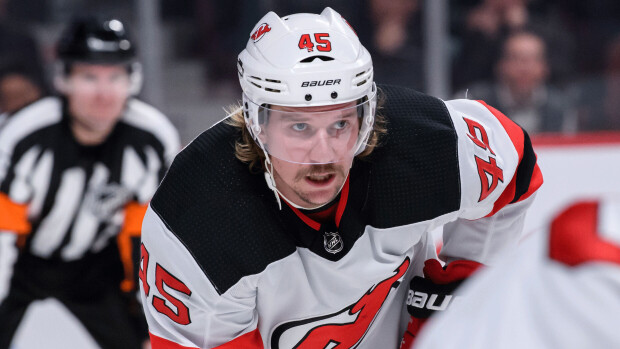 'Parempi ottaa rauhallisesti' - NHL-tähti Sami Vatanen jäi USA:n pahimpaan koronapesäkkeeseen: Golfsimulaattori kovassa käytössä! Sami Vatanen.