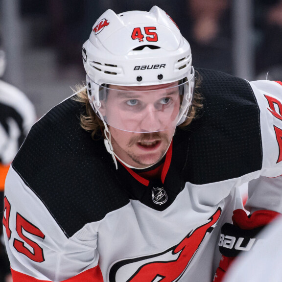 28-vuotiaan Vatasen vyöltä löytyy jo kunnioitettavat 434 NHL:n runkosarajottelua. Pudotuspelimatseja JYPin kasvatti on tahkonnut 44 kappaletta. 28-vuotiaan Vatasen vyöltä löytyy jo kunnioitettavat 434 NHL:n runkosarajottelua. Pudotuspelitaistoja JYPin kasvatti on tahkonnut 44 kappaletta.