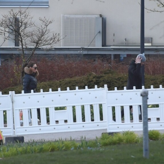 Sofia Belórf ja Stefan Therman äkkäsivät paparazzin – Stefu repäisi kohukultaansa viiden metrin hajuraon – kuvat! dg
