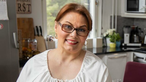 Nina Mikkonen loihtii ravintolatason herkkuruokaa pikkurahalla – katso Suurin pudottaja -voittajan säästövinkit! Nina Mikkonen