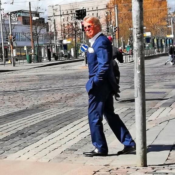 Ohhoh, nyt on ökyä! Björn ”Nalle” Wahlroos lipui limusiinilla shoppailemaan – kuvat! Björn Wahlroos