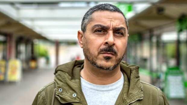 Lääkärit jättivät Arman Alizadin kuolemansairaan äidin tutkimatta – ”Juoksimme kuukausia sairaaloissa! Arman Alizad