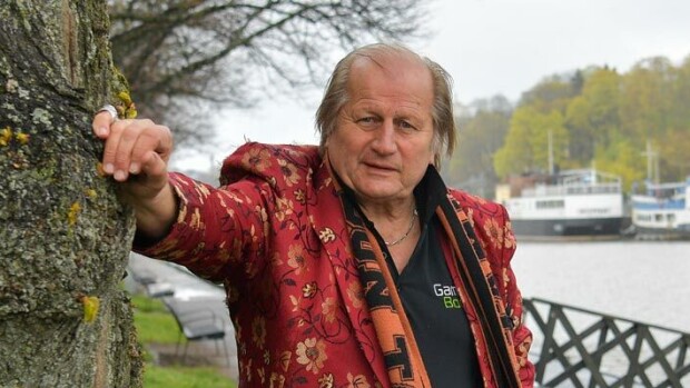 Paljonkertova kuva! Näin timanttisessa tikissä Juhani Tamminen oli huippuvuosinaan: ”Penkistä heittämällä 150 kiloa, tehkääpä nykypäivän veljet perässä!” Juhani Tamminen
