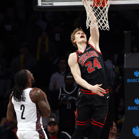 Lauri Markkanen donkkaa tykimmin kuin moni muu suomailainen.; Laurii markkanen lauri markkanen