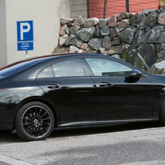 VilleGallen uusi Mercedes-Benz on rekisteröity tämän vuoden alussa. VilleGallen uusi Mercedes-Benz on rekisteröity tämän vuoden alussa.