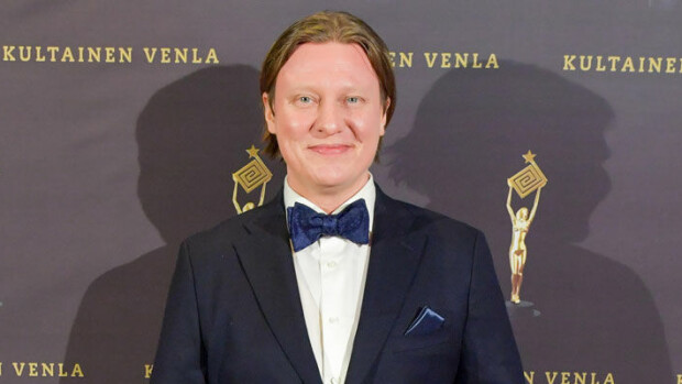 Linnonmaan perheen akkavalta horjuu – Jaajo sai tulokkaasta kaverin lätkämatseihin! xf