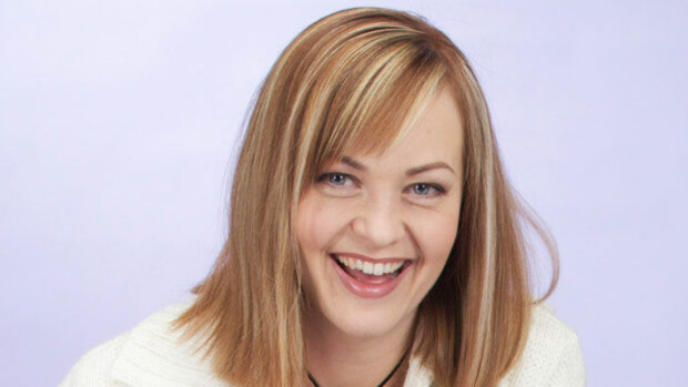 ”Sanat eivät voi edes kuvailla tuskaa” - 50-vuotiaana kuolleen Kirsi Westerlundin Bella-tyttäreltä herkkä kirjoitus edesmenneelle äidilleen kirsi westerlund