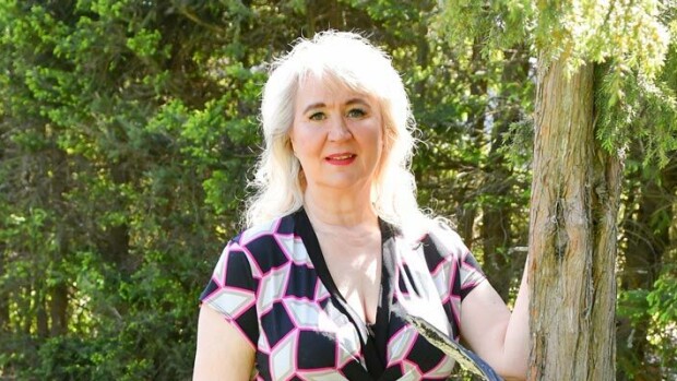 Syöpähoidot tuhosivat perhehaaveet! Panu-tyttönä tunnettu Anne Marie Ellin-Laitinen sairastui vakavasti – ”Eläimet korvaavat puuttuvan lapsen” Panu-tyttö Anne Marie Ellin-Laitinen