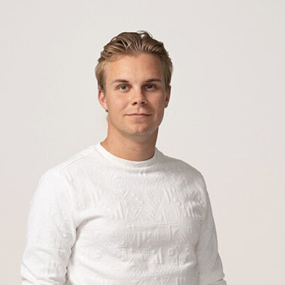 Yllätysosallistuja Ensitreffit alttarilla -ohjelmassa  - puolisoaan pettänyt TIS-Jape etsii nyt seikkailunhaluista naista T