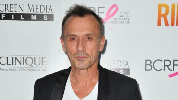 Hollywood-tähti Suomessa! Pako-sarjan Robert Knepper seikkaili huonekaluliikkeessä! Robert Knepper