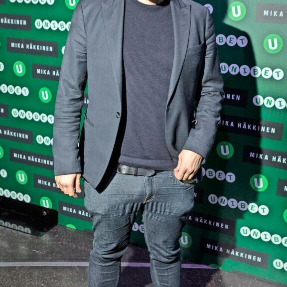 Tuomas Enbuske on viettänyt eron jälkeen hiljaiseloa. Tuomas Enbuske on viettänyt eron jälkeen hiljaiseloa.