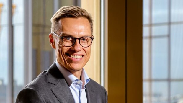 Alexander Stubbin uusi kesämökki on kalamiehen paratiisi – tontilla liehuu EU:n lippu! Kuva! Alexander Stubb