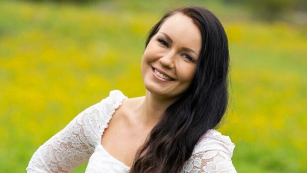 Kuvat kotitilalta Seiskassa! Saija Tuupanen avoimena rakkaudesta: Sami Hedberg on nallekarhuni! Saija Tuupanen
