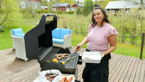 Lola Odusoga rakastaa grillaamista – ”Minusta ei kasvissyöjää saa tekemälläkään!” Lola Odusoga