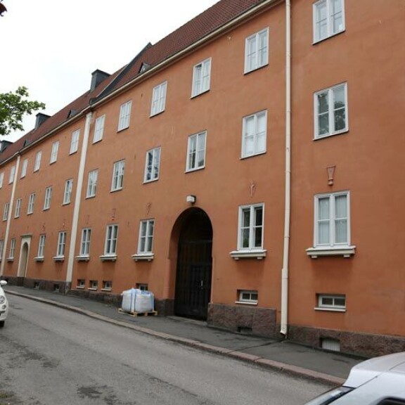 Laurin osoitetiedot ovat päivittyneet kesäkuun alussa alle viiden kilometrin päähän ex-rakkaasta. Laurin osoitetiedot ovat päivittyneet kesäkuun alussa alle viiden kilometrin päähän ex-rakkaasta.