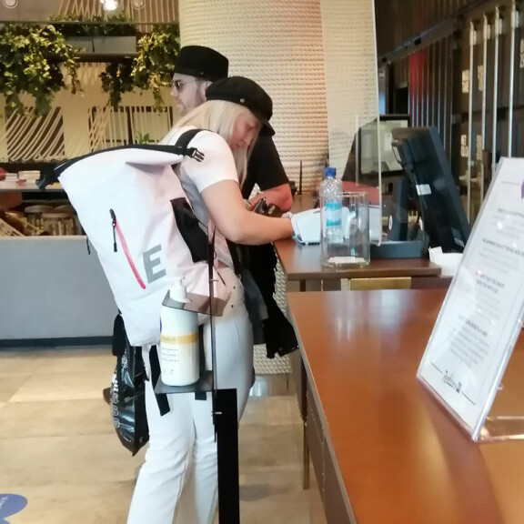 Lukijan ottama kuva ilman sydäntä Eetun naamalla.; Lukijan kuva