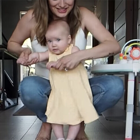 Sophian hassut ilmeet saavat varmasti katsojan hymyilemään. Chachi ja Sophia