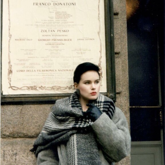 Helena Milanossa 1980-luvulla. Helena Milanossa 1980-luvulla.